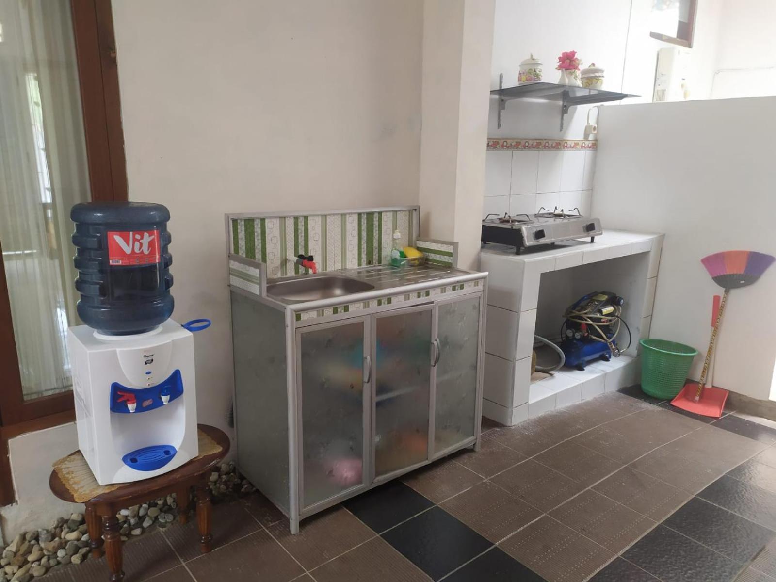 Endah Homestay Syariah Purwokerto Exterior photo